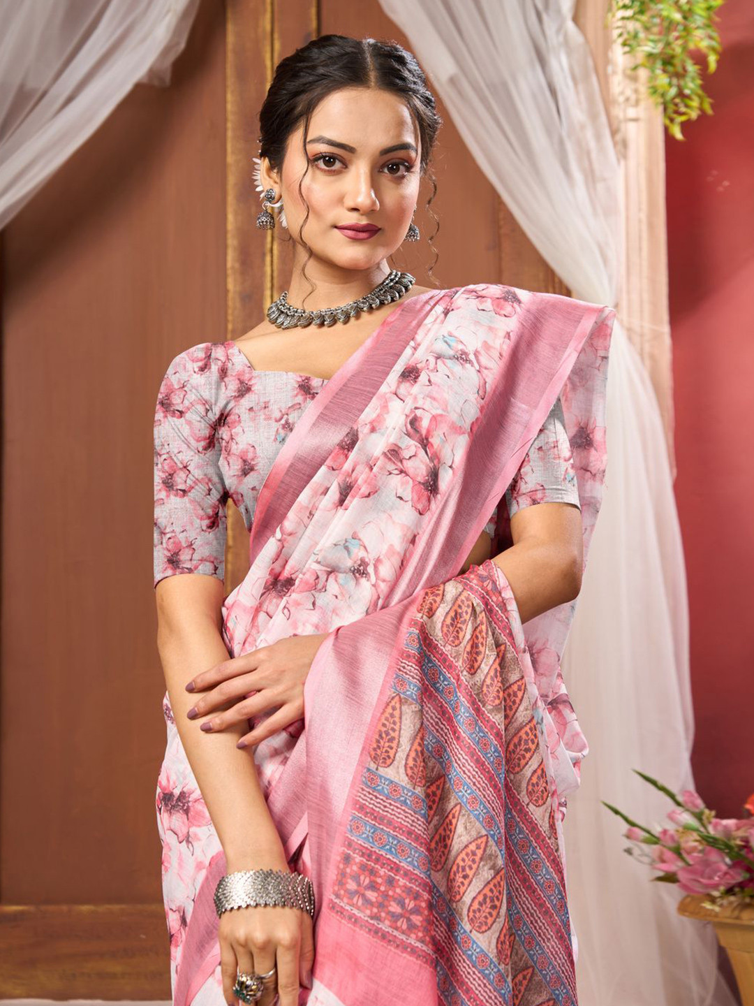 

Varanga Ethnic Motifs Printed Zari Saree, Pink