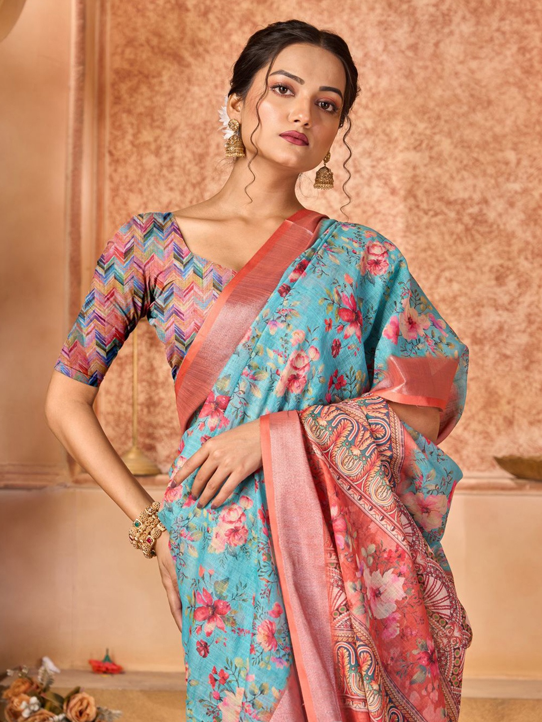 

Varanga Floral Printed Woven Border Design Saree, Blue