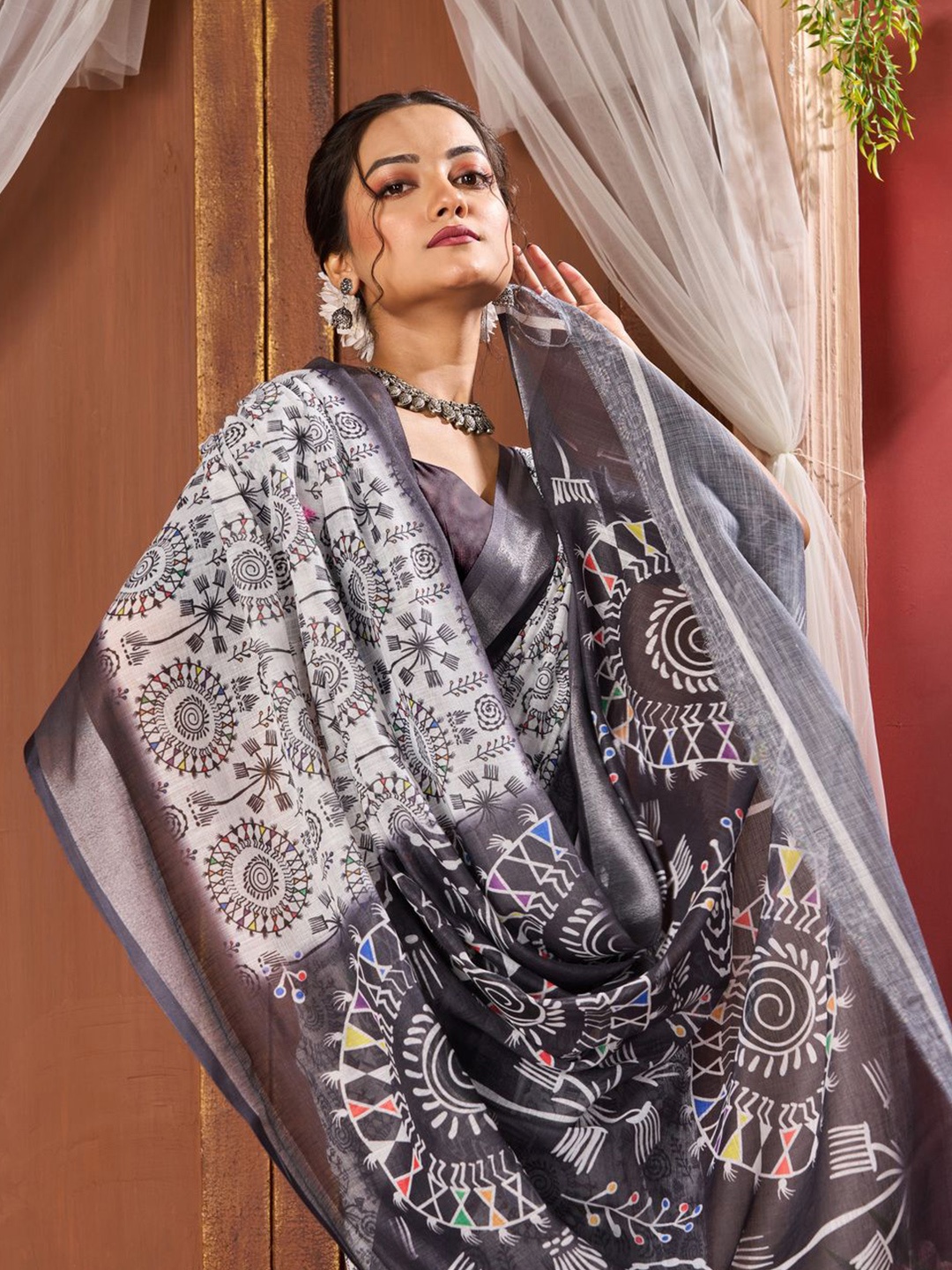 

Varanga Warli Printed Woven Border Design Saree, Grey