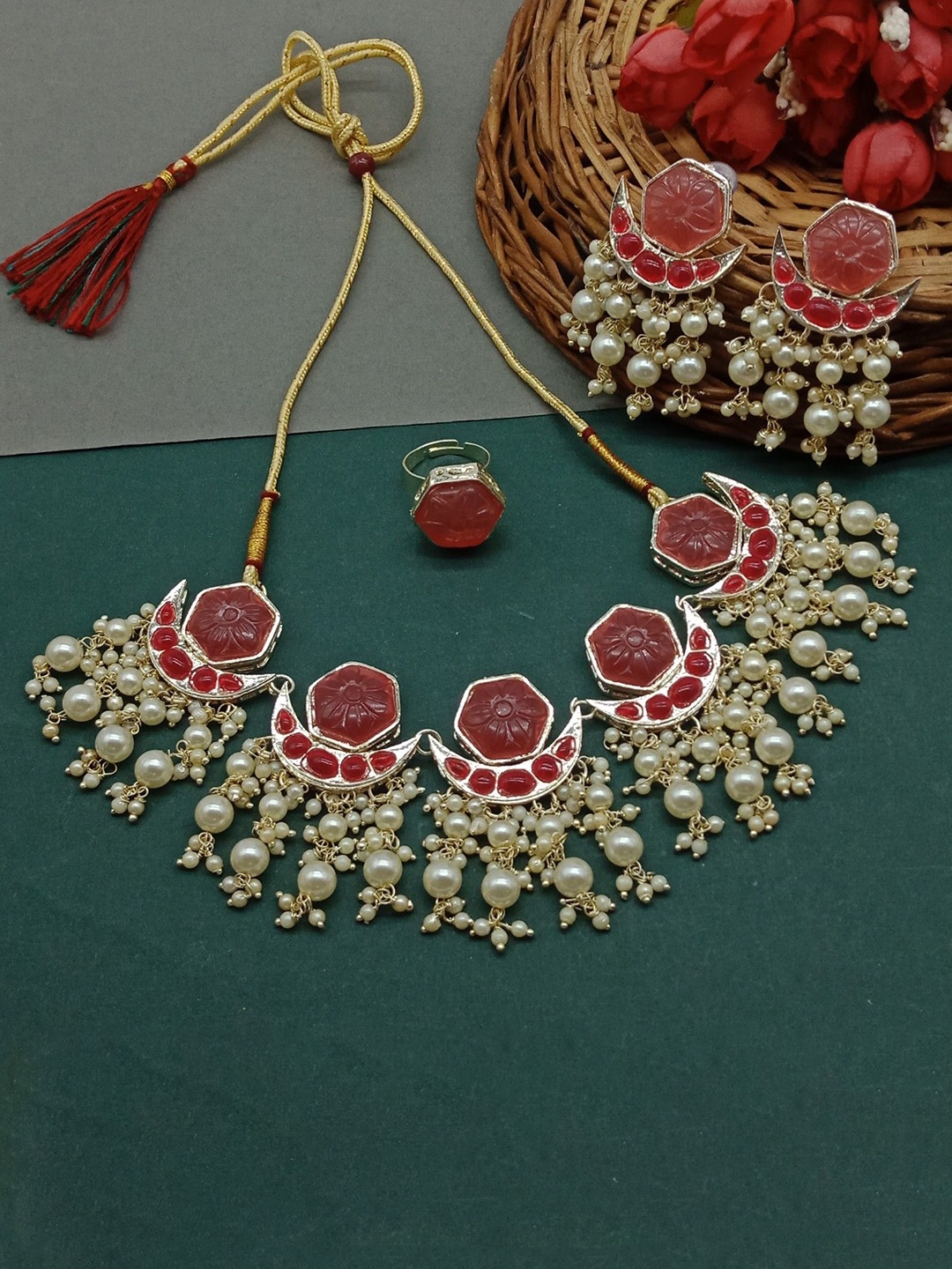 

AASHISH IMITATION Gold-Plated Kundan -Studded & Beaded Jewellery Set