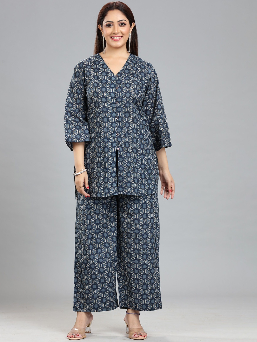 

COTTON CULTURE Women Printed Regular Pure Cotton Kurti with Palazzos, Navy blue