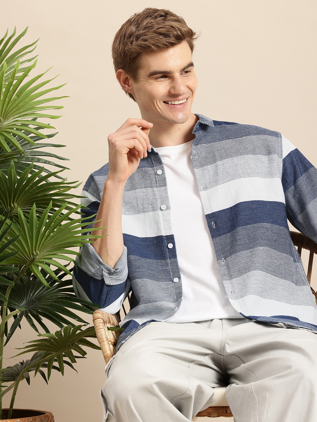 

Mast & Harbour Men Slim Fit Horizontal Stripes Denim Casual Shirt, Blue
