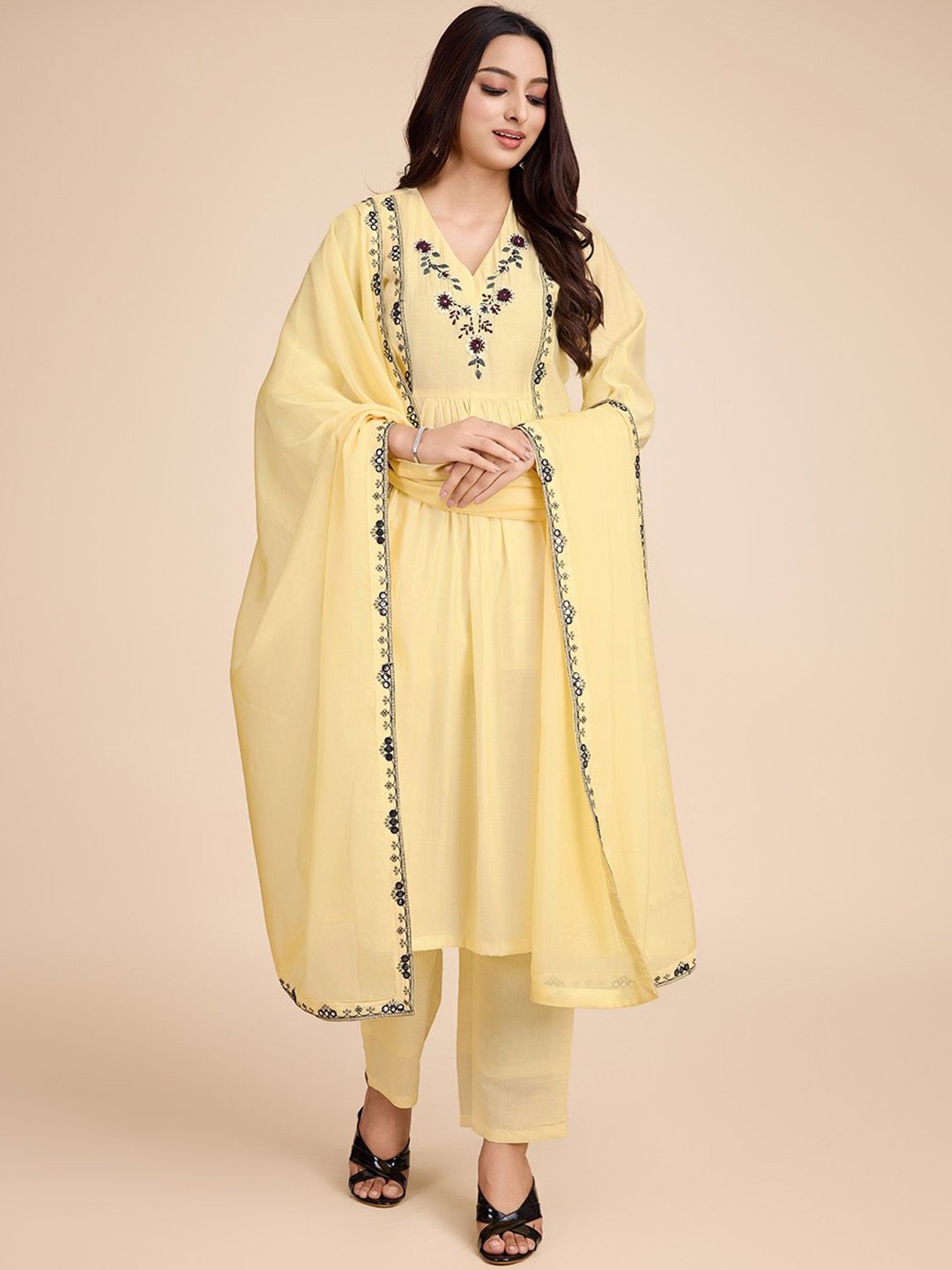 

HOUSE OF MIRA Floral Embroidered Straight Kurta With Salwar & Dupatta, Yellow