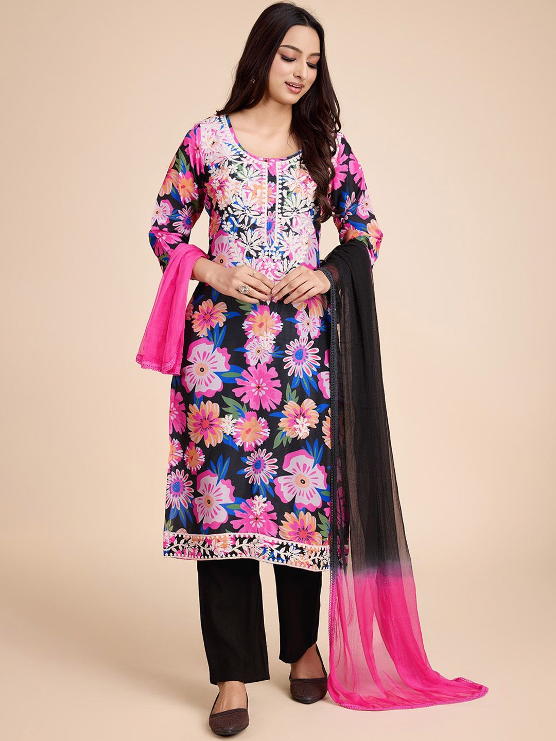 

HOUSE OF MIRA Floral Embroidered Thread Work Straight Kurta With Trousers & Dupatta, Black