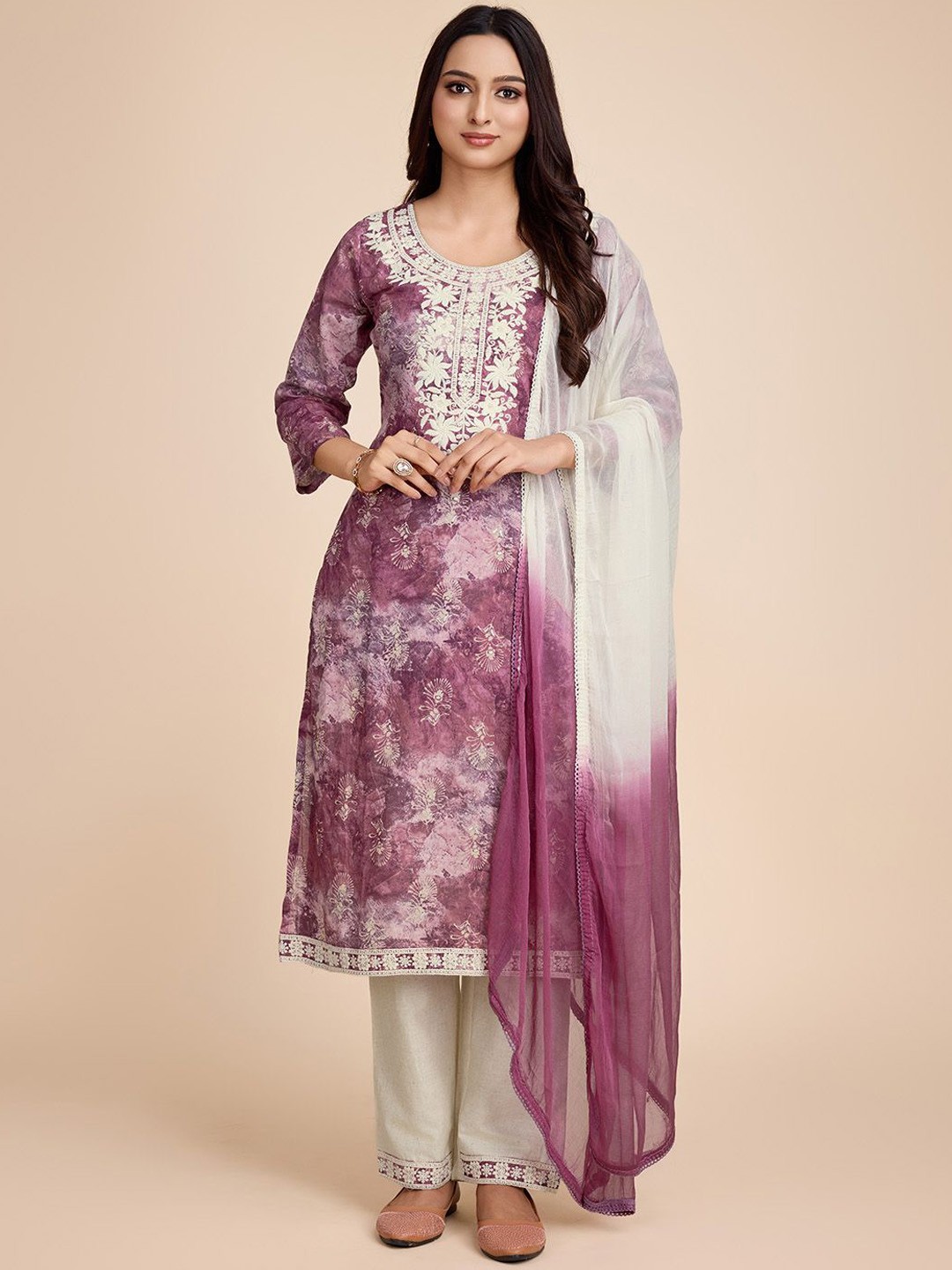 

HOUSE OF MIRA Floral Embroidered Thread Work Straight Kurta With Trousers & Dupatta, Purple