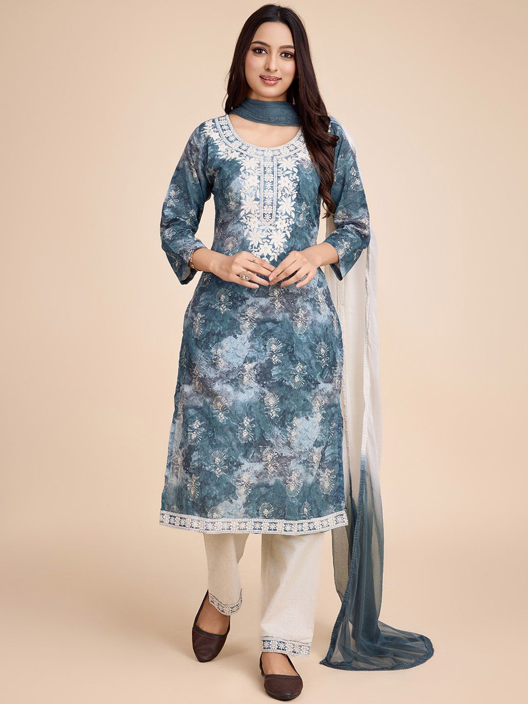 

HOUSE OF MIRA Floral Printed Thread Work Straight Kurta With Salwar & Dupatta, Blue