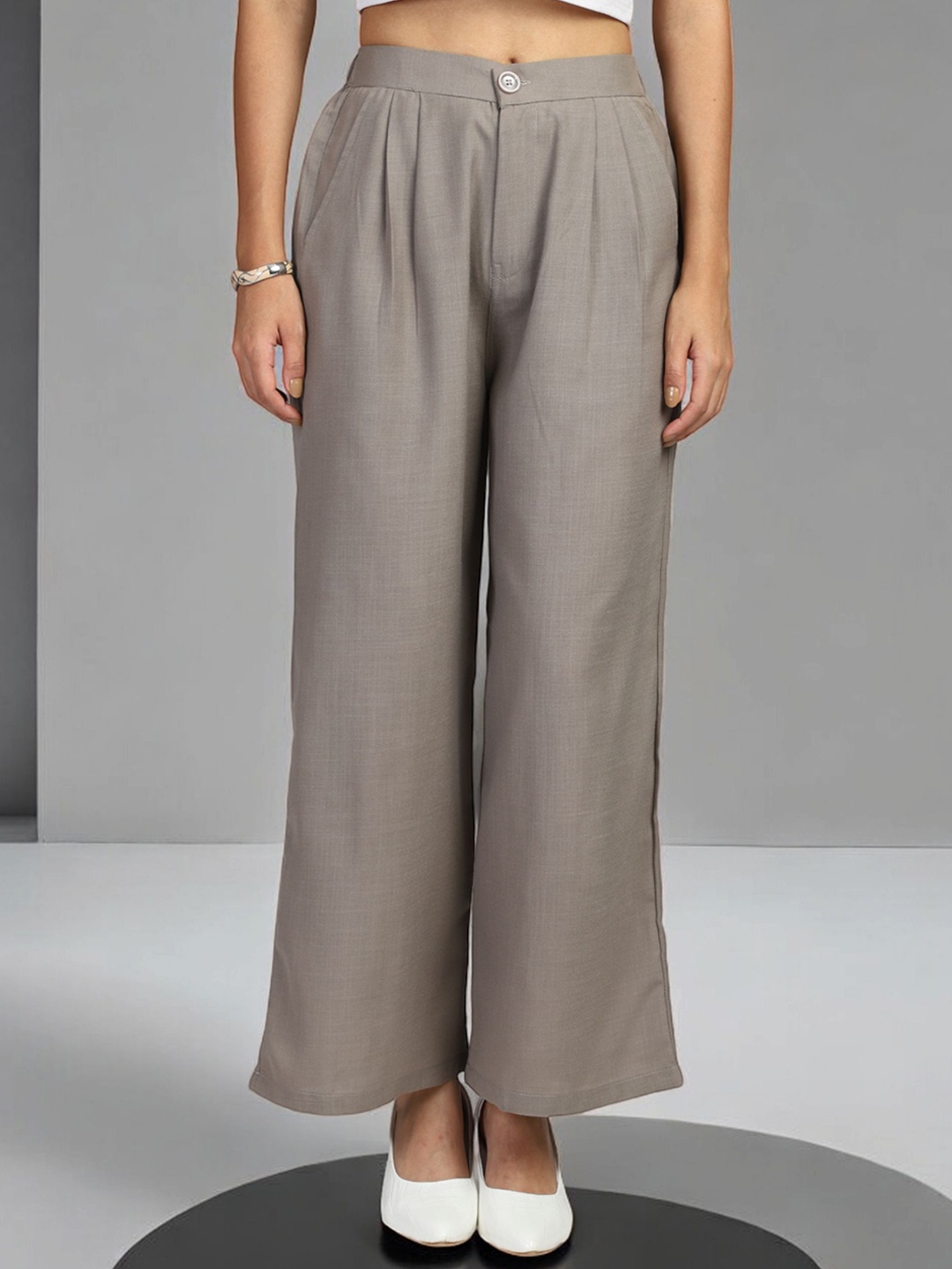 

FITHUB Women Solid Straight Fit Pleated Mid-Rise Cotton Parallel Trousers, Beige