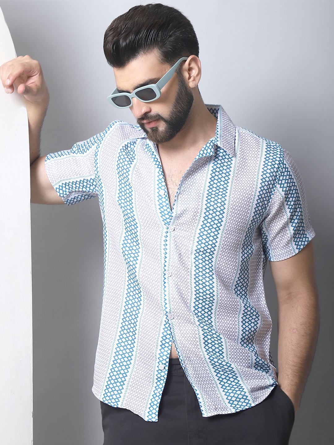 

Indian Needle Men Classic Opaque Printed Casual Shirt, Green