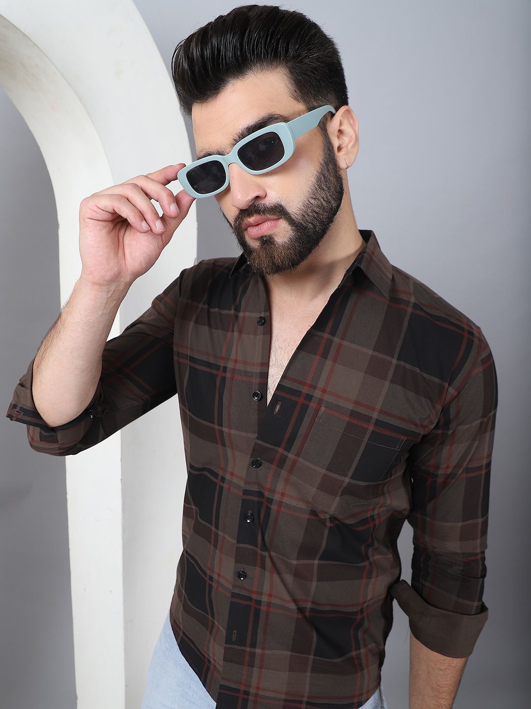 

Indian Needle Men Classic Tartan Checked Casual Shirt, Coffee brown