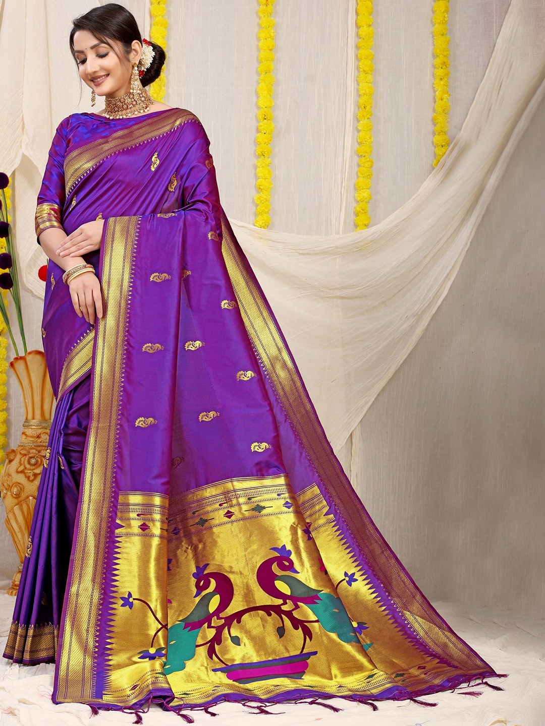 

Royal Rajgharana Saree Woven Designed Zari Pure Silk Paithani Sarees, Purple