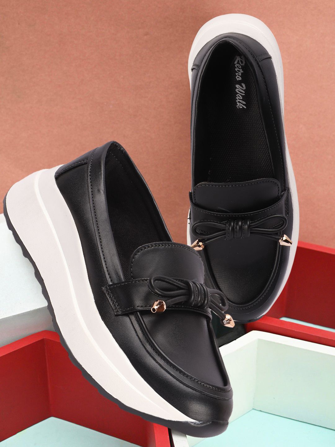 

Retro Walk Women Lightweight Loafers, Black