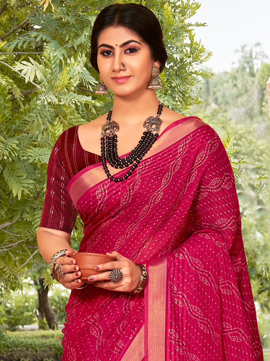 

Saree mall Zari Woven Bandhni Saree, Pink