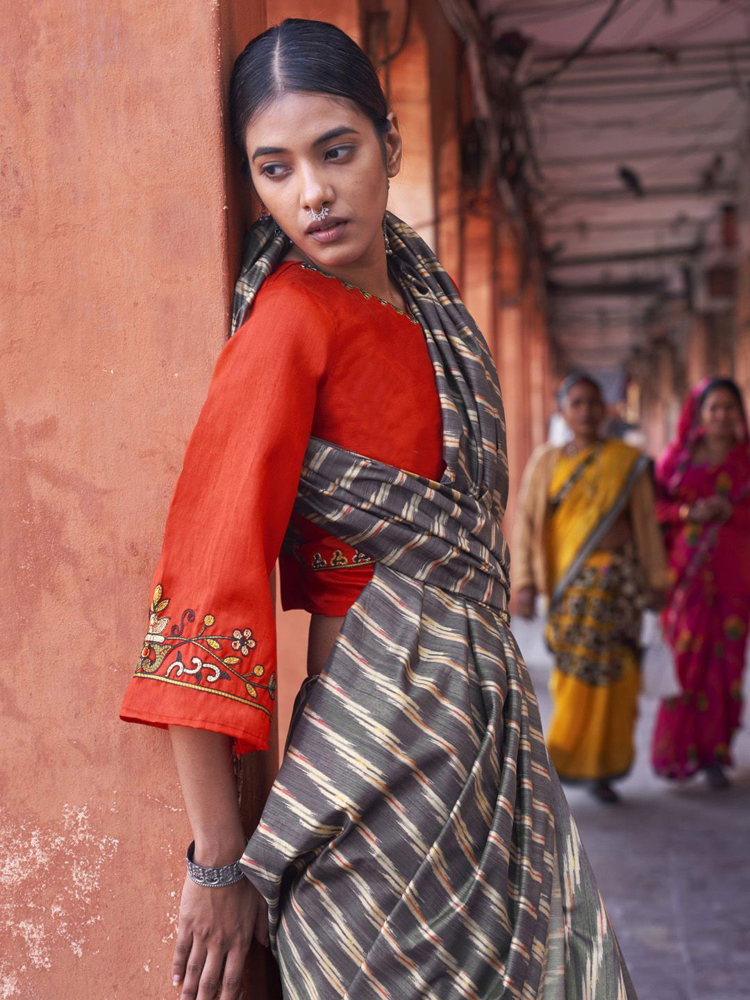 

Saree mall Ethnic Motifs Border Printed Sarees, Grey