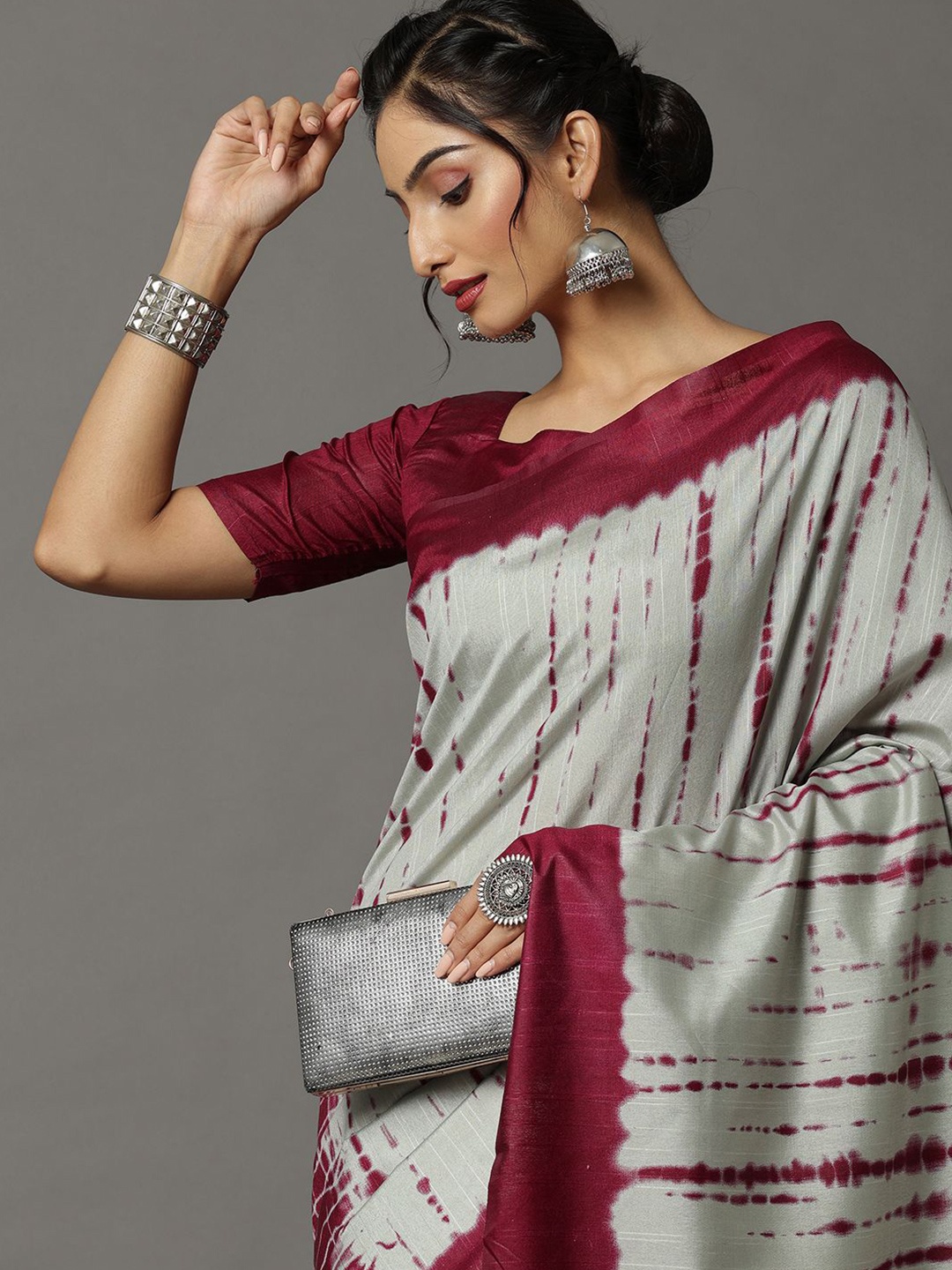 

Saree mall Tie and Dye Block Print Sarees, Grey