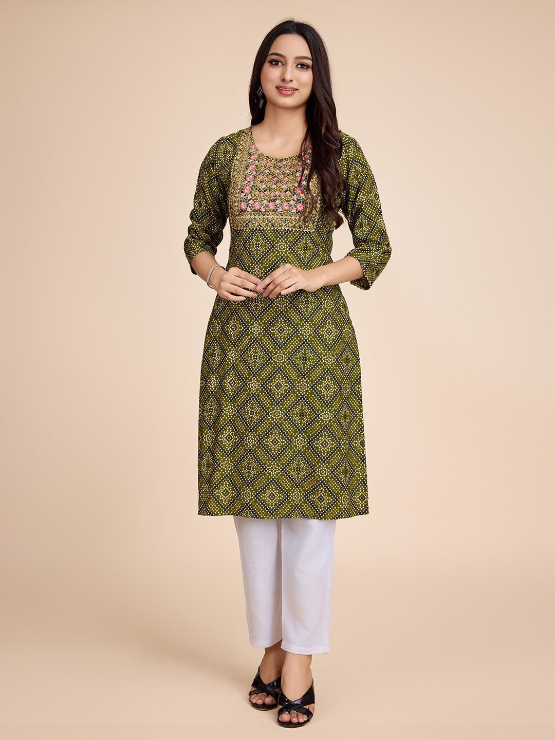 

HOUSE OF MIRA Embroidered Pure Cotton Straight Kurta, Green