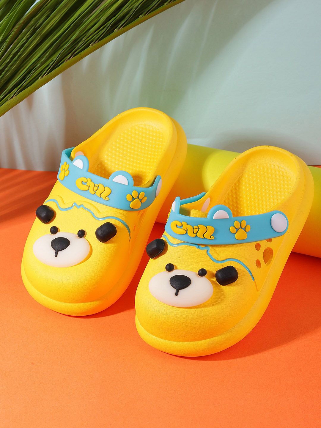 

PASSION PETALS Unisex Kids Printed Velcro Round Toe Sneakers, Yellow
