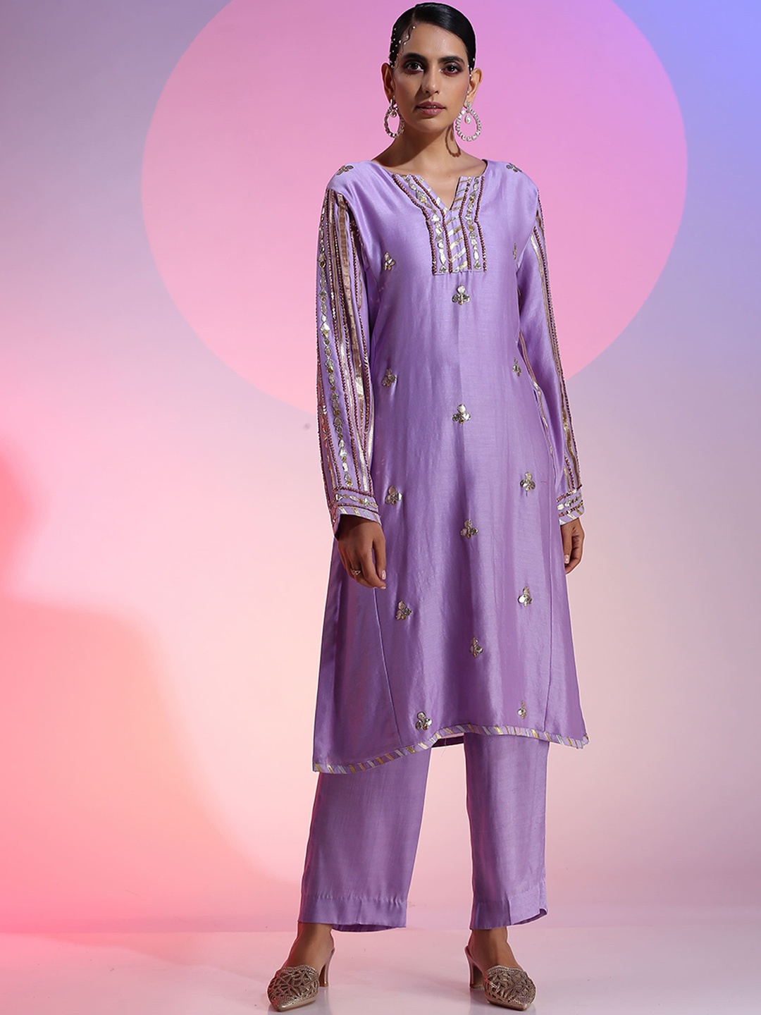 

KUDI PATAKA Asmi Floral Embroidered Sequinned Chanderi Silk A-Line Kurta with Trousers, Lavender