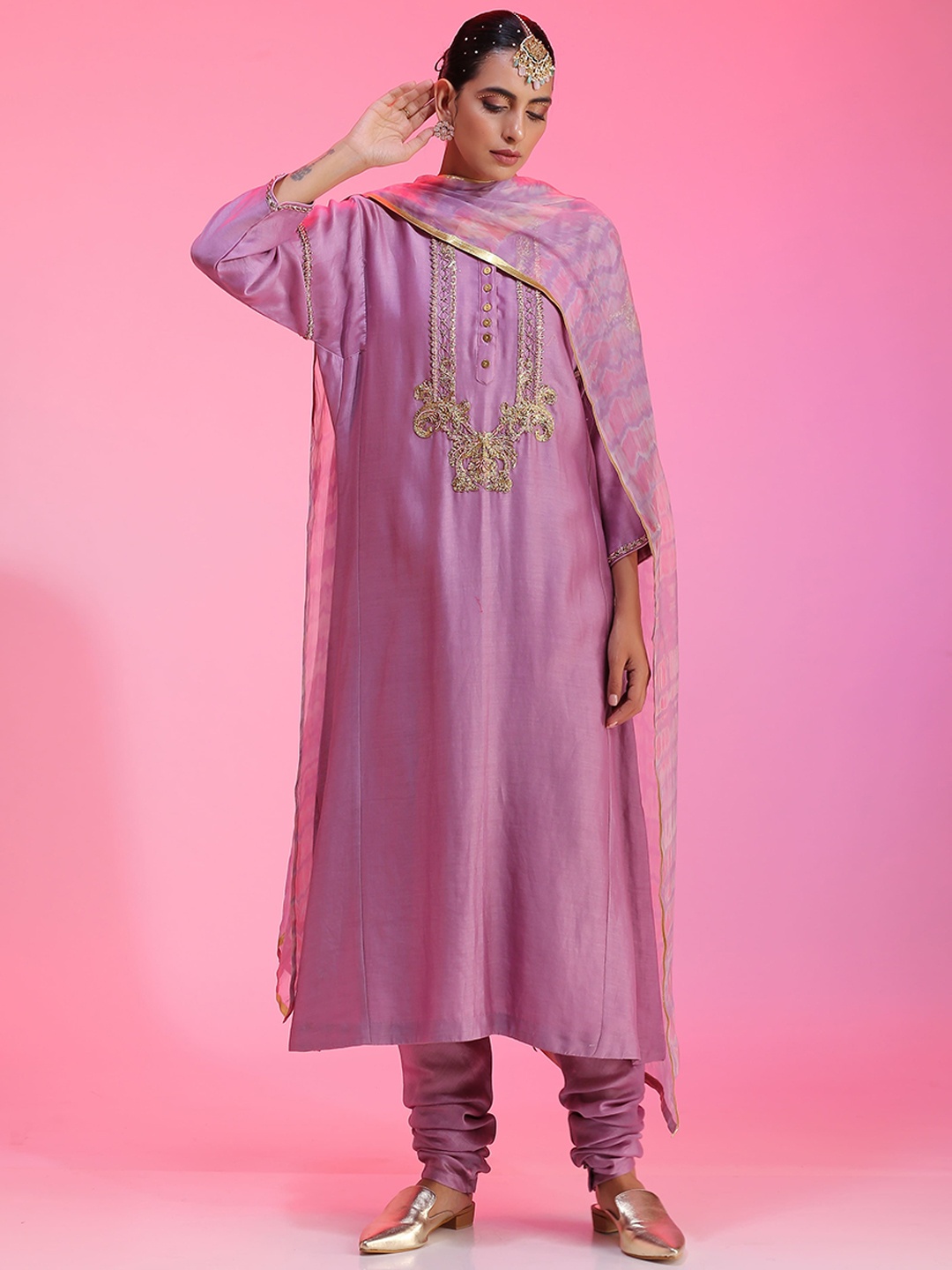 

KUDI PATAKA Floral Yoke Design Sequinned Chanderi Silk Kurta with Churidar & Dupatta, Lavender
