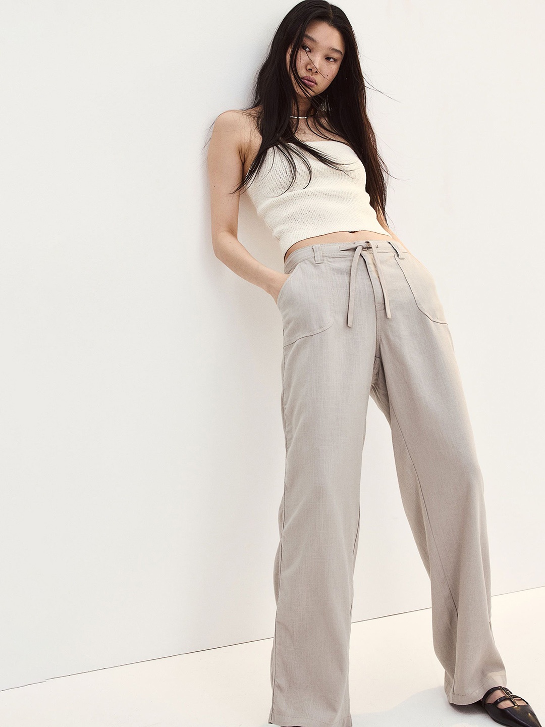 

H&M Women Mid-Rise Straight Trousers, Beige