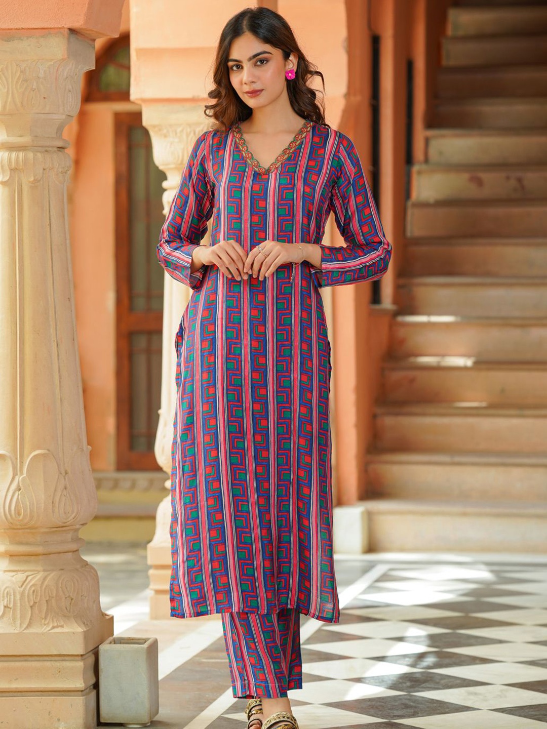

Ambraee Geometric Printed Regular Thread Work Straight Kurta With Palazzos, Red