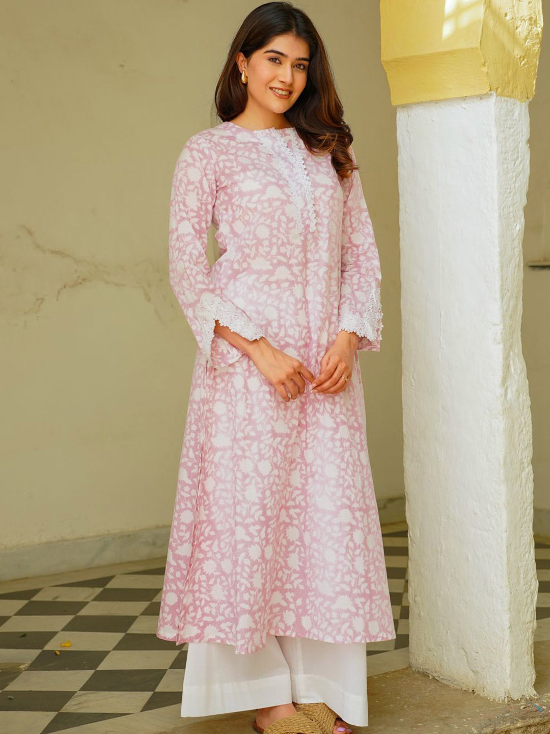 

Ambraee Floral Printed Round Neck Regular Pure Cotton Anarkali Kurta With Palazzos, Pink