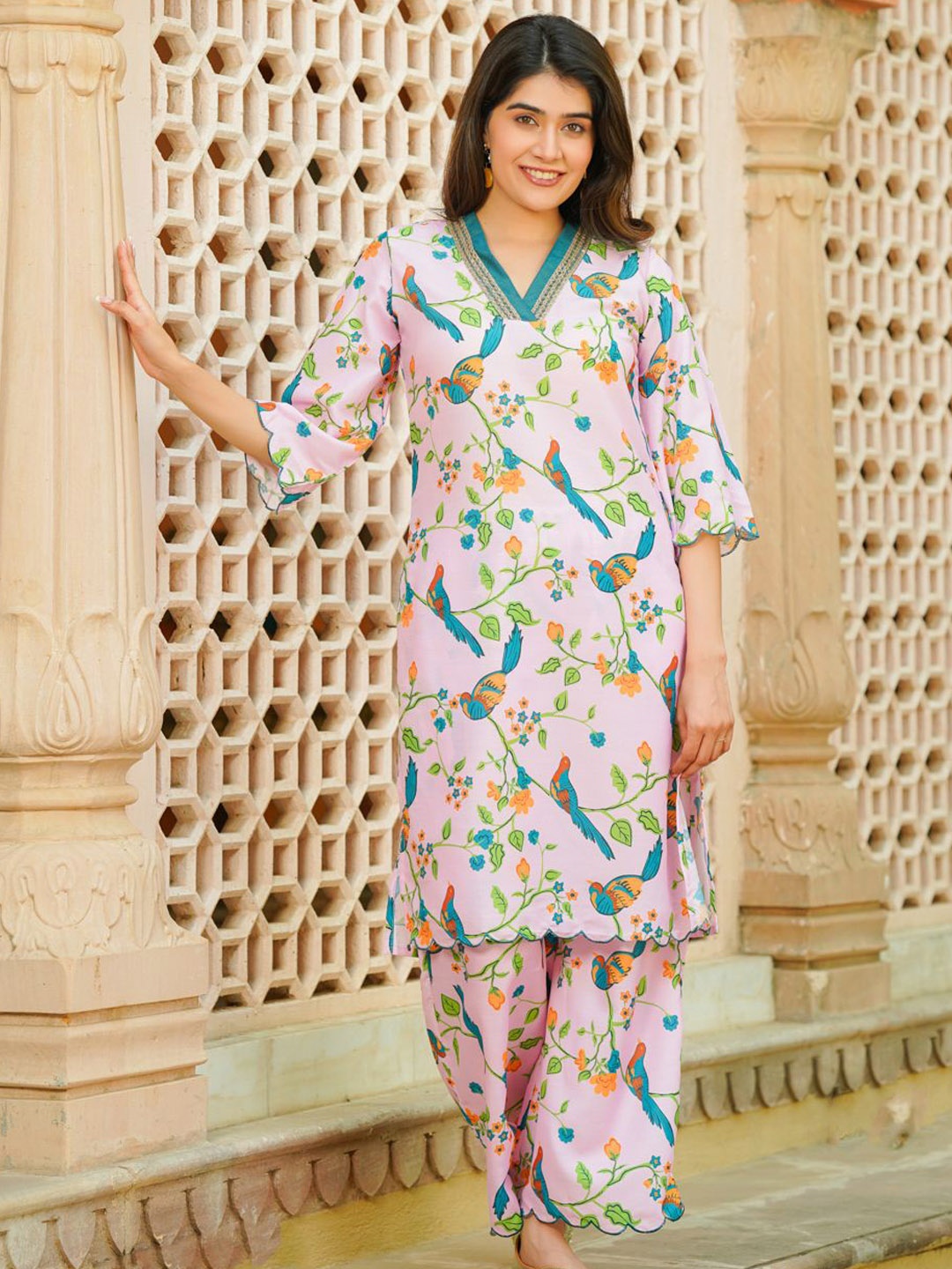 

Ambraee Floral Printed V-Neck Regular Straight Kurta With Palazzos, Pink