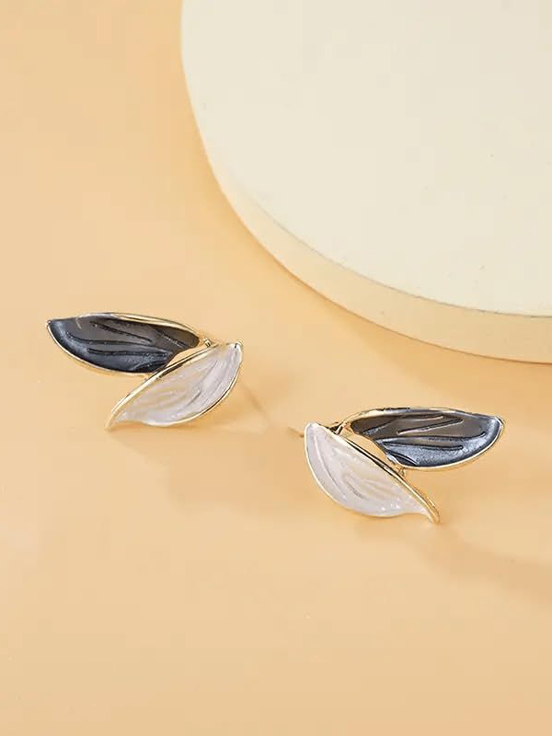 

Softwrap Leaf Shaped Studs Earrings, Blue