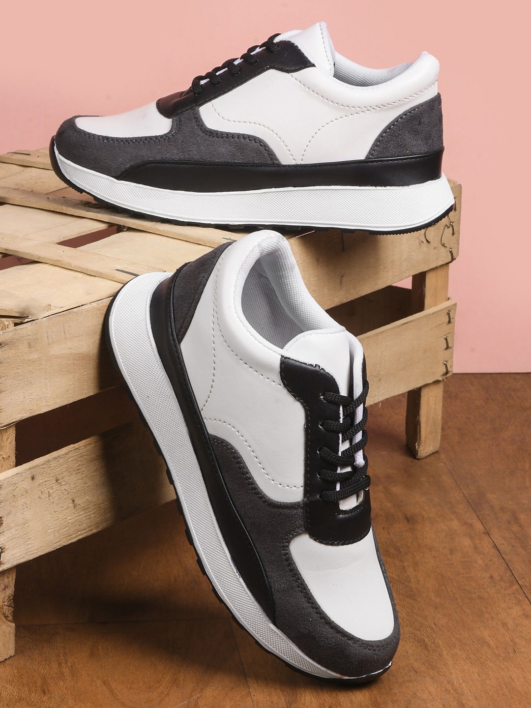 

Try Me Women Colourblocked Sneakers, Black