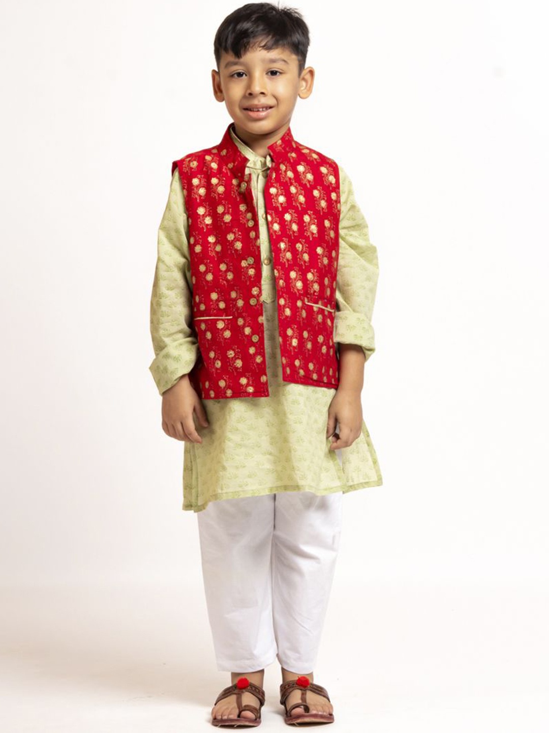 

Sangria Boys Printed Straight Kurta With Pyjamas & Jacket Set, Green