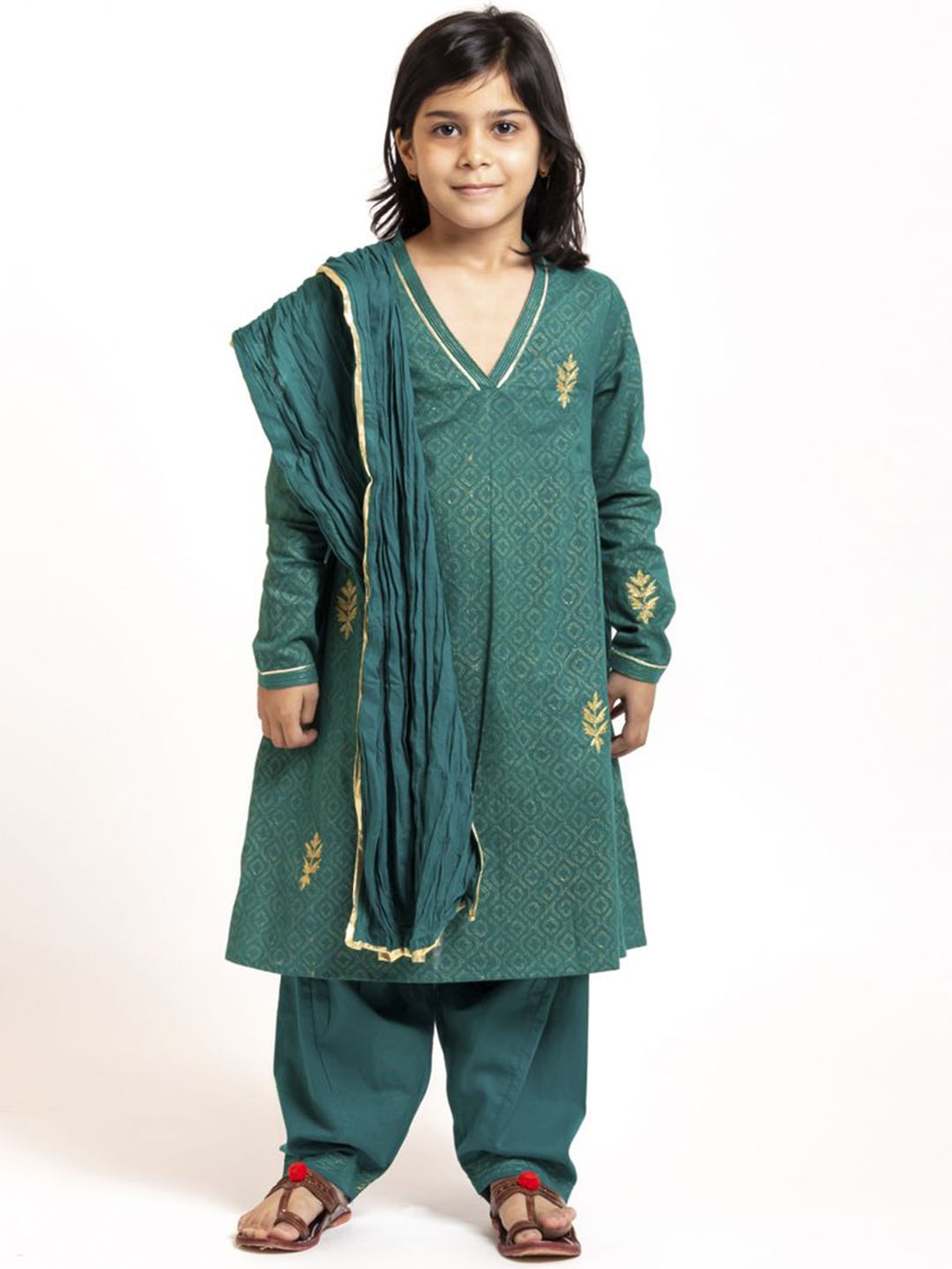 

Sangria Girls Ethnic Motifs Printed Pure Cotton A Line Kurta Sets & Dupatta, Green