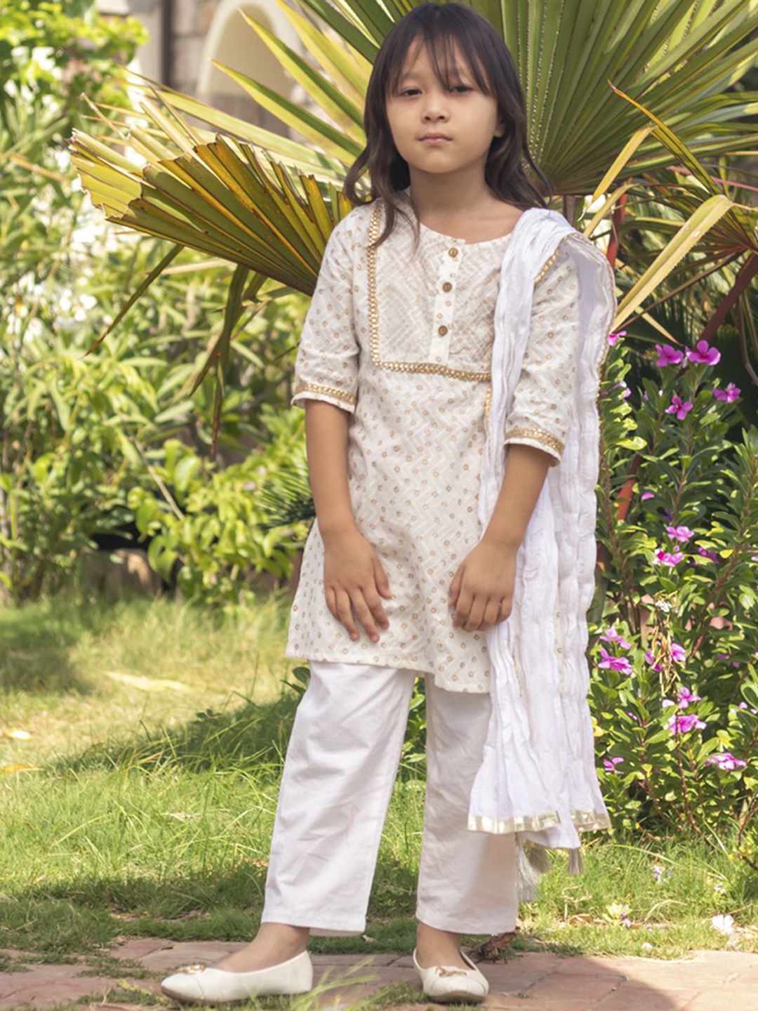 

Sangria Girls Bandhani Printed Pure Cotton Kurta Sets & Dupatta, White