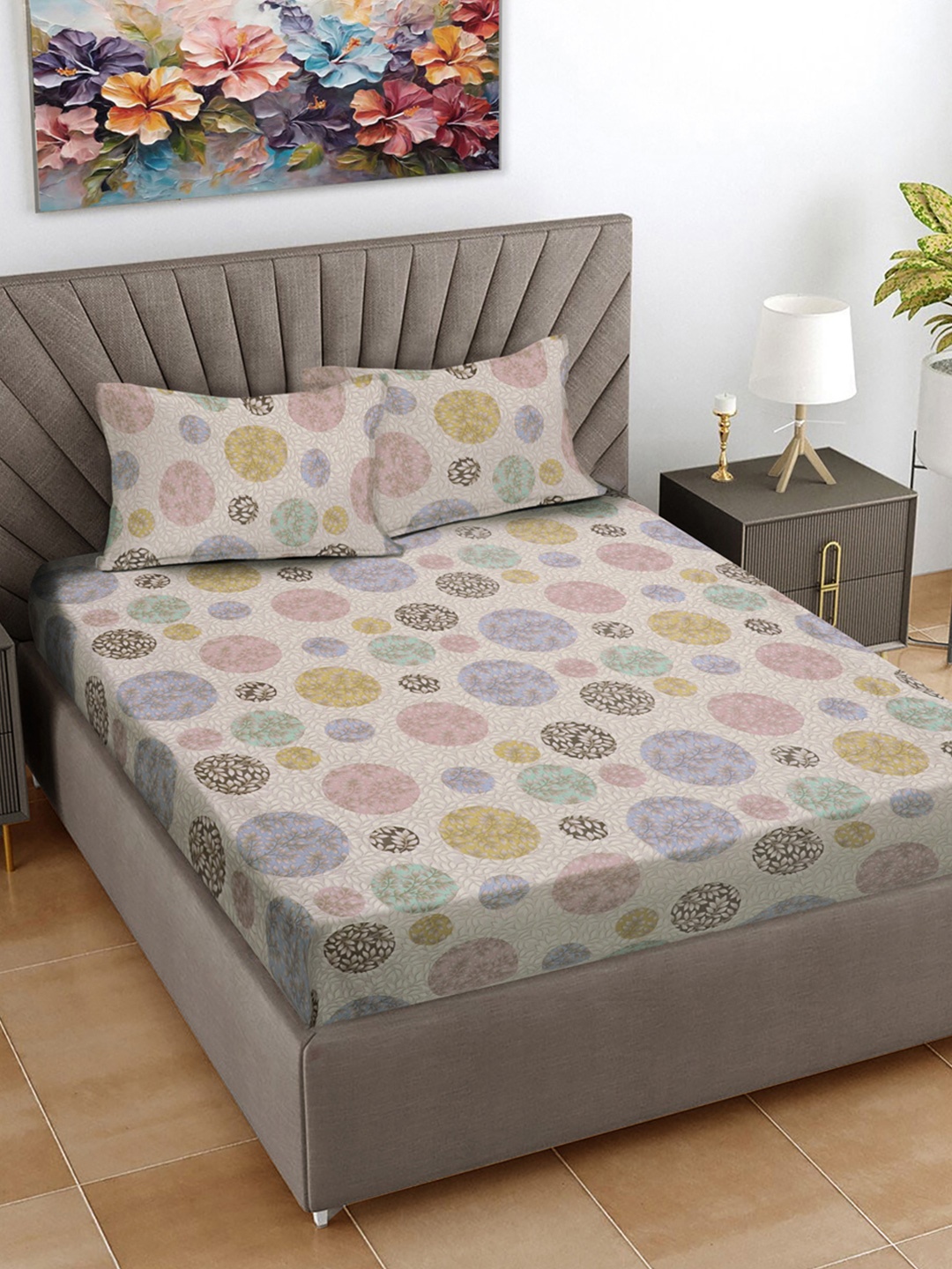 

FABINALIV Cream & Green Geometric Print 300 TC King Size Bedsheet & 2 Pillow Covers