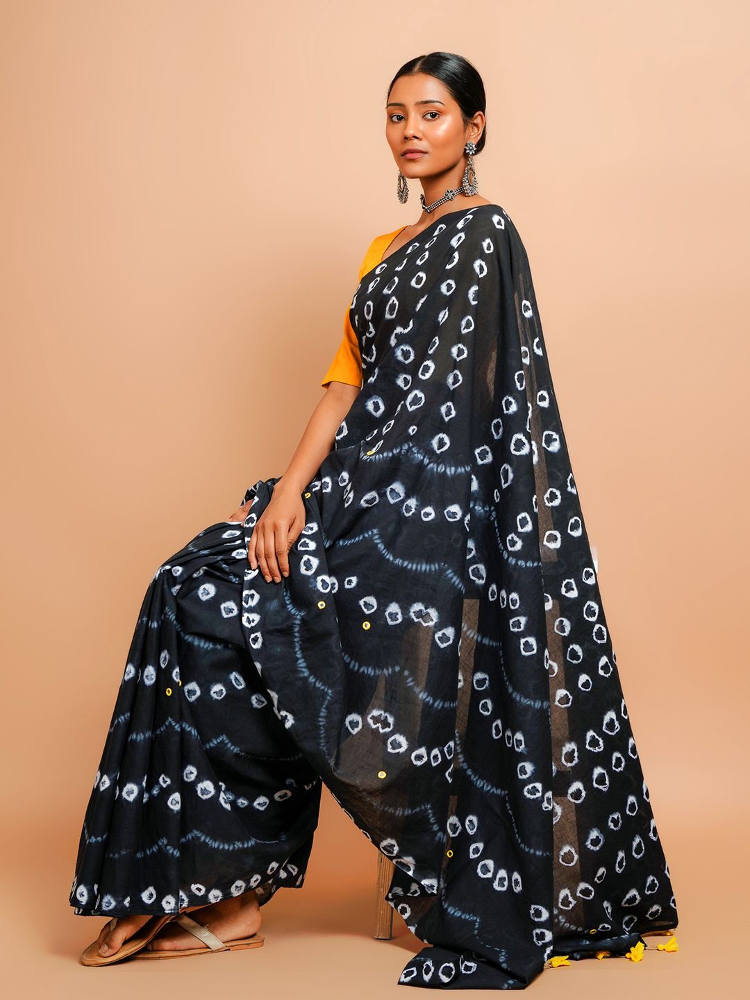 

Taavi Bandhani Pure Cotton Mirror Work Sarees, Black