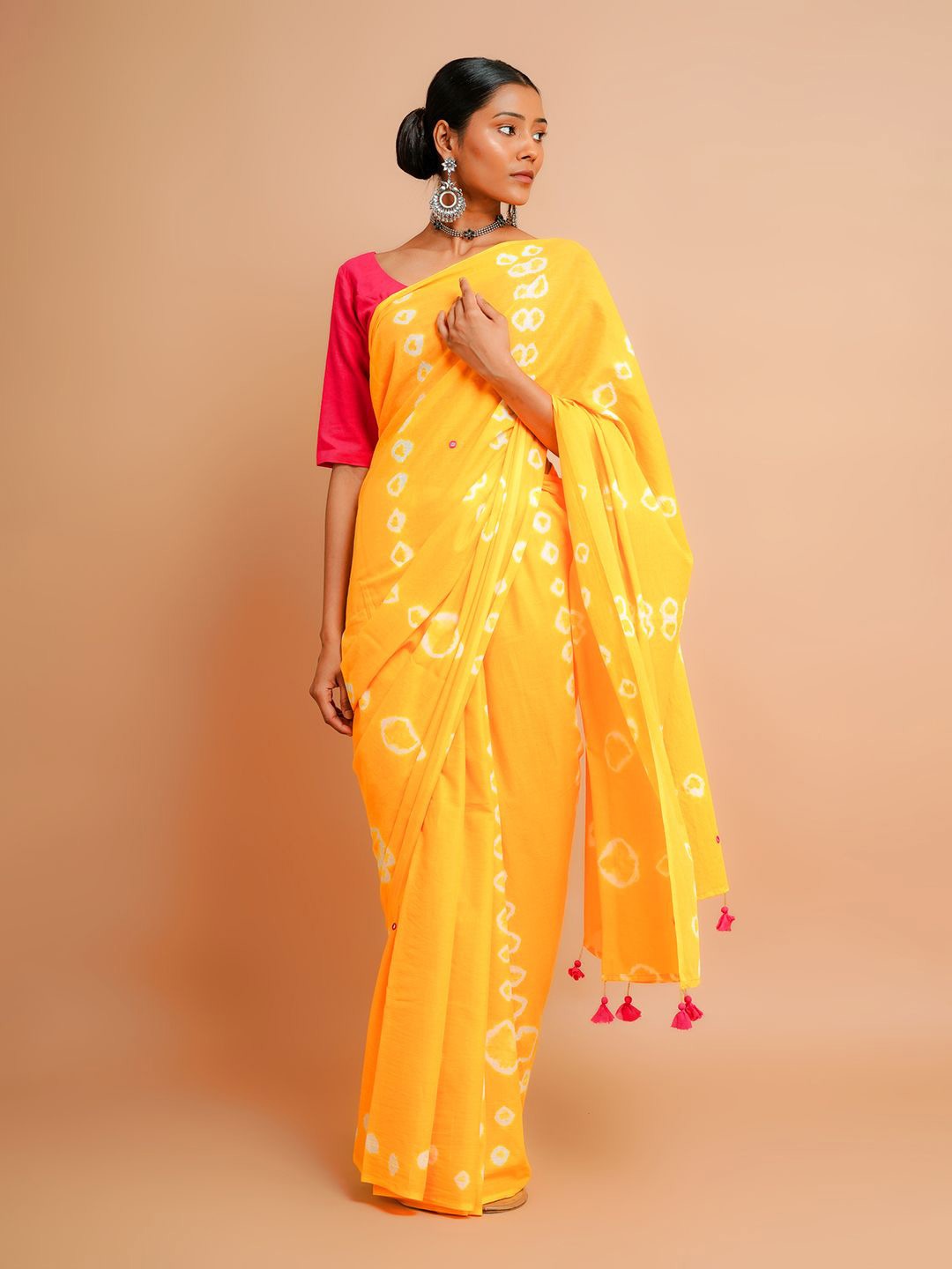 

Taavi Pure Cotton Bandhani Mirror Work Saree, Yellow