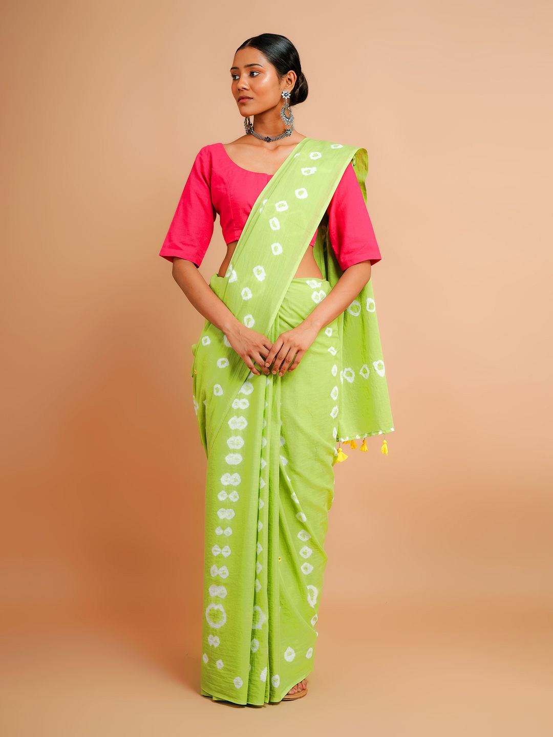 

Taavi Bandhani Mirror Work Pure Cotton Saree, Green