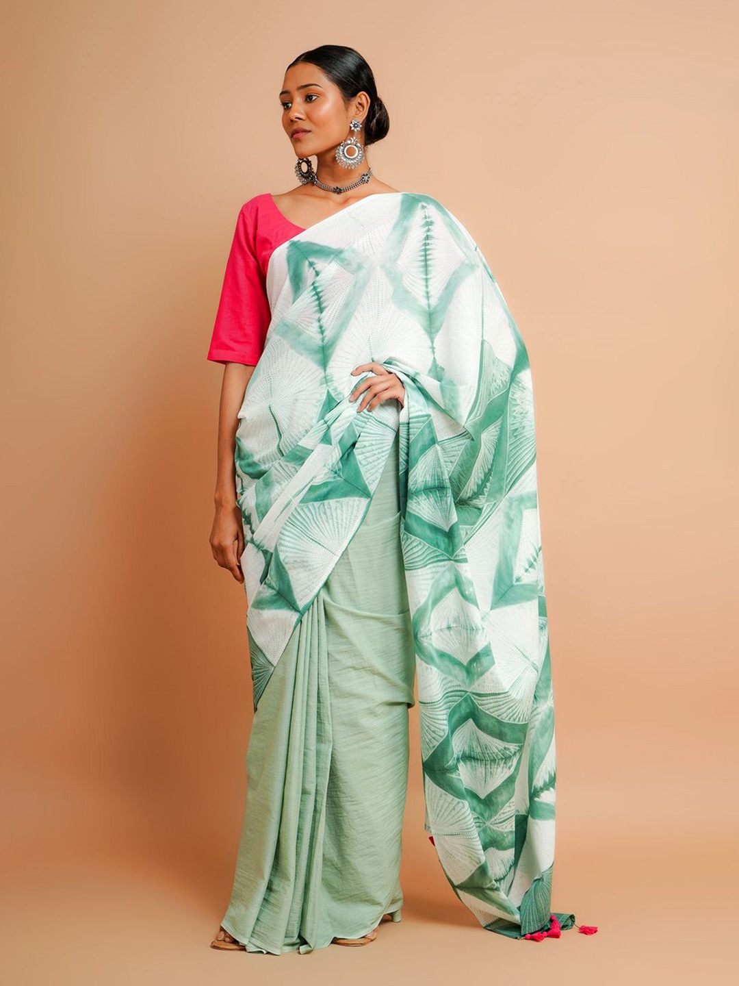 

Taavi Tie & Dye Pure Cotton Saree, Green