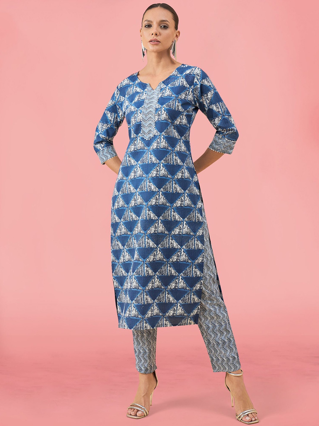 

A.V.M Prints Geometric Printed Regular Pure Cotton Kurta with Trousers, Navy blue