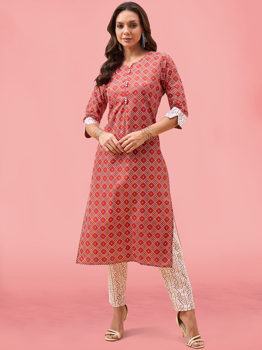 

A.V.M Prints Bandhani Printed Regular Pure Cotton Kurta with Trousers, Red