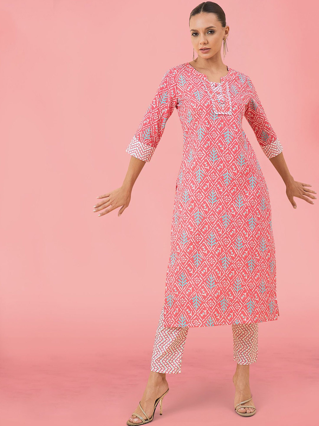 

A.V.M Prints Floral Printed Regular Pure Cotton Straight Kurta With Trousers, Red
