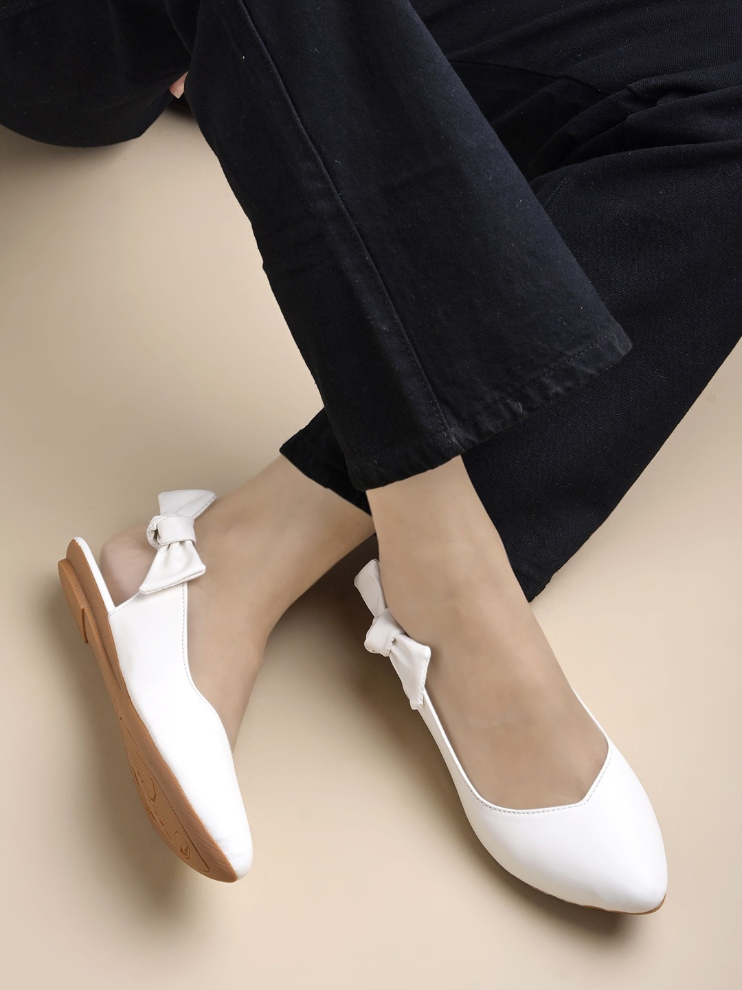 

Shoetopia Women Pointed Toe Mules, White