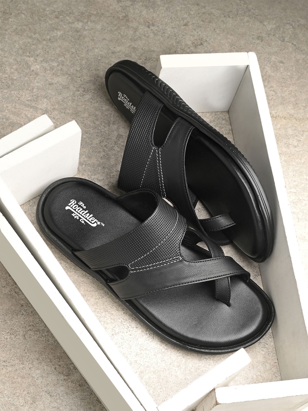 

The Roadster Lifestyle Co Men Round toe Slip on Comfort Sandals, Black