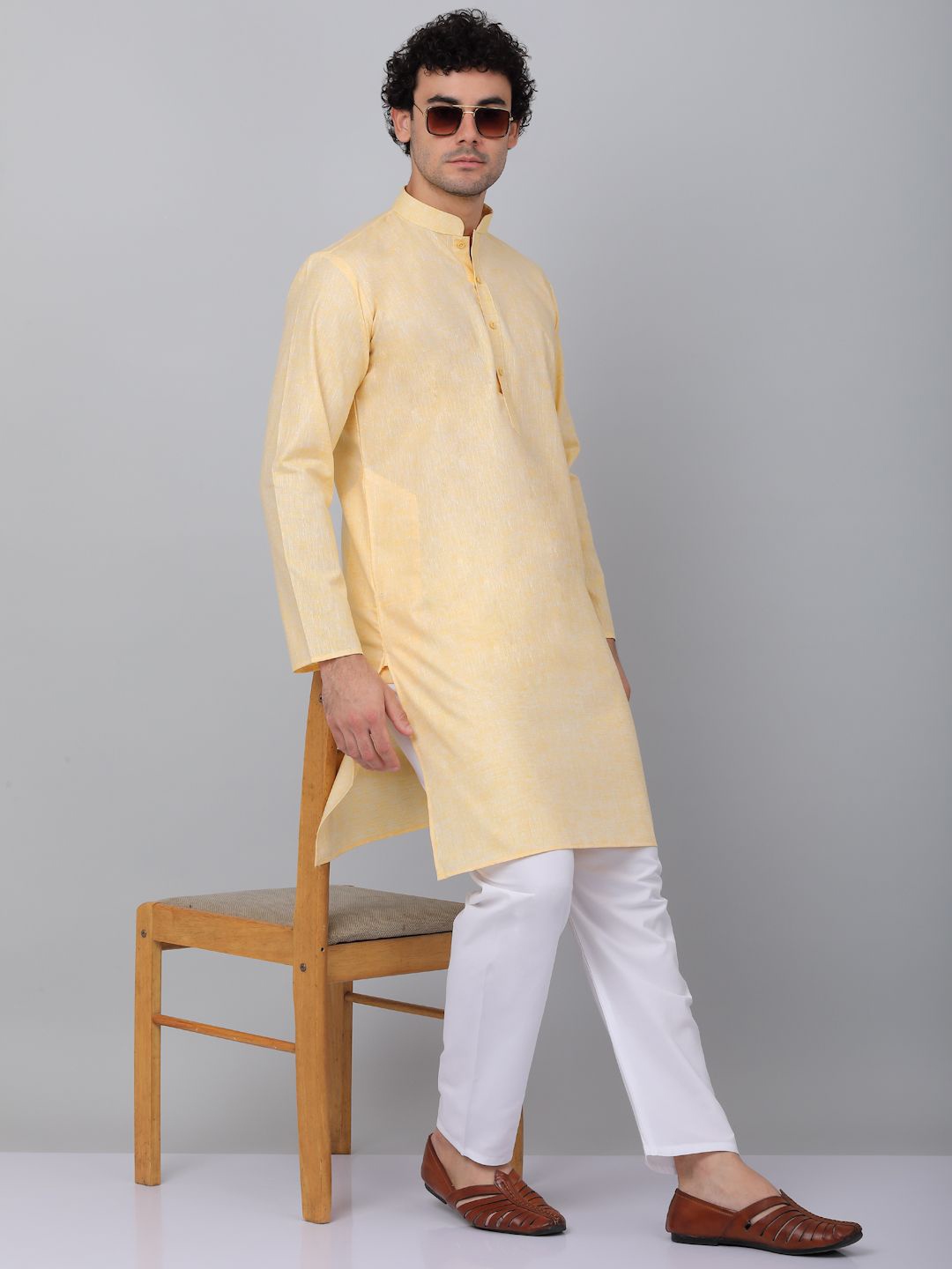 

KRAFT INDIA Mandarin Collar Regular Linen Kurta with Pyjamas, Yellow