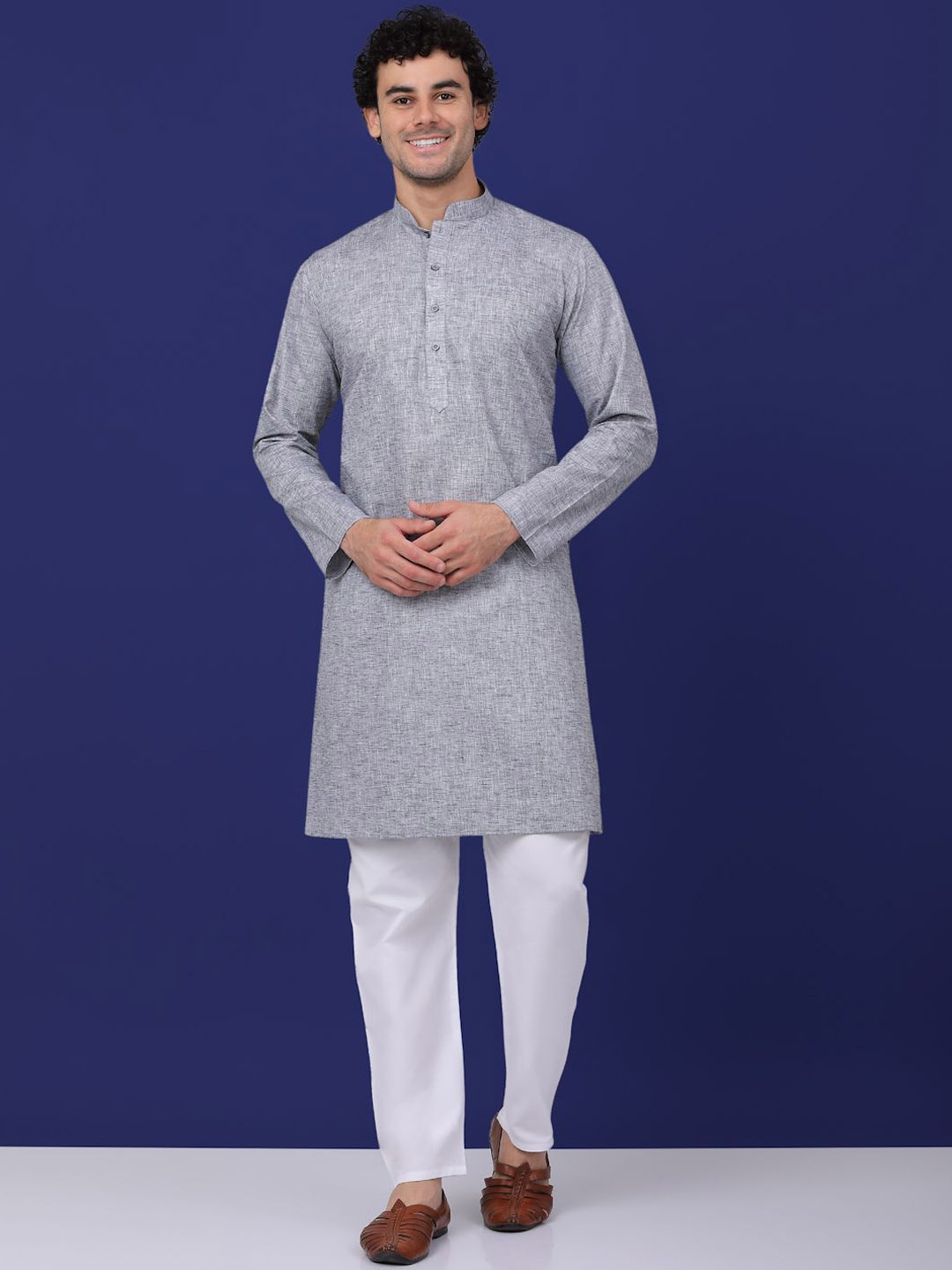 

KRAFT INDIA Mandarin Collar Straight Kurta with Pyjamas, Grey