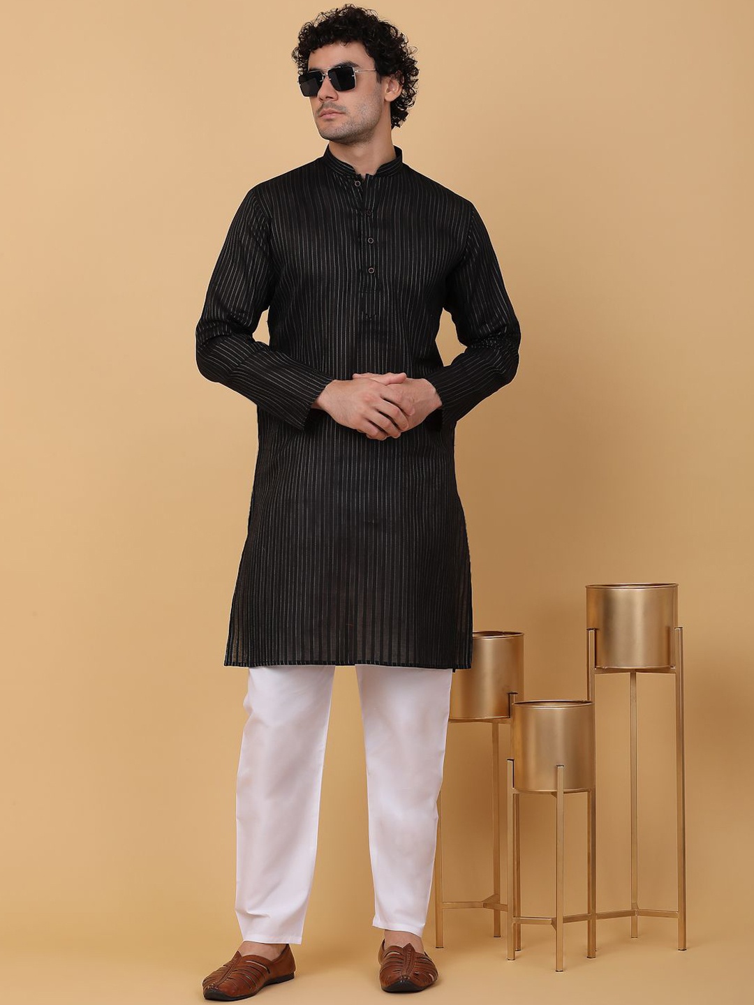 

KRAFT INDIA Striped Mandarin Collar Pure Cotton Straight Kurta with Pyjamas, Black