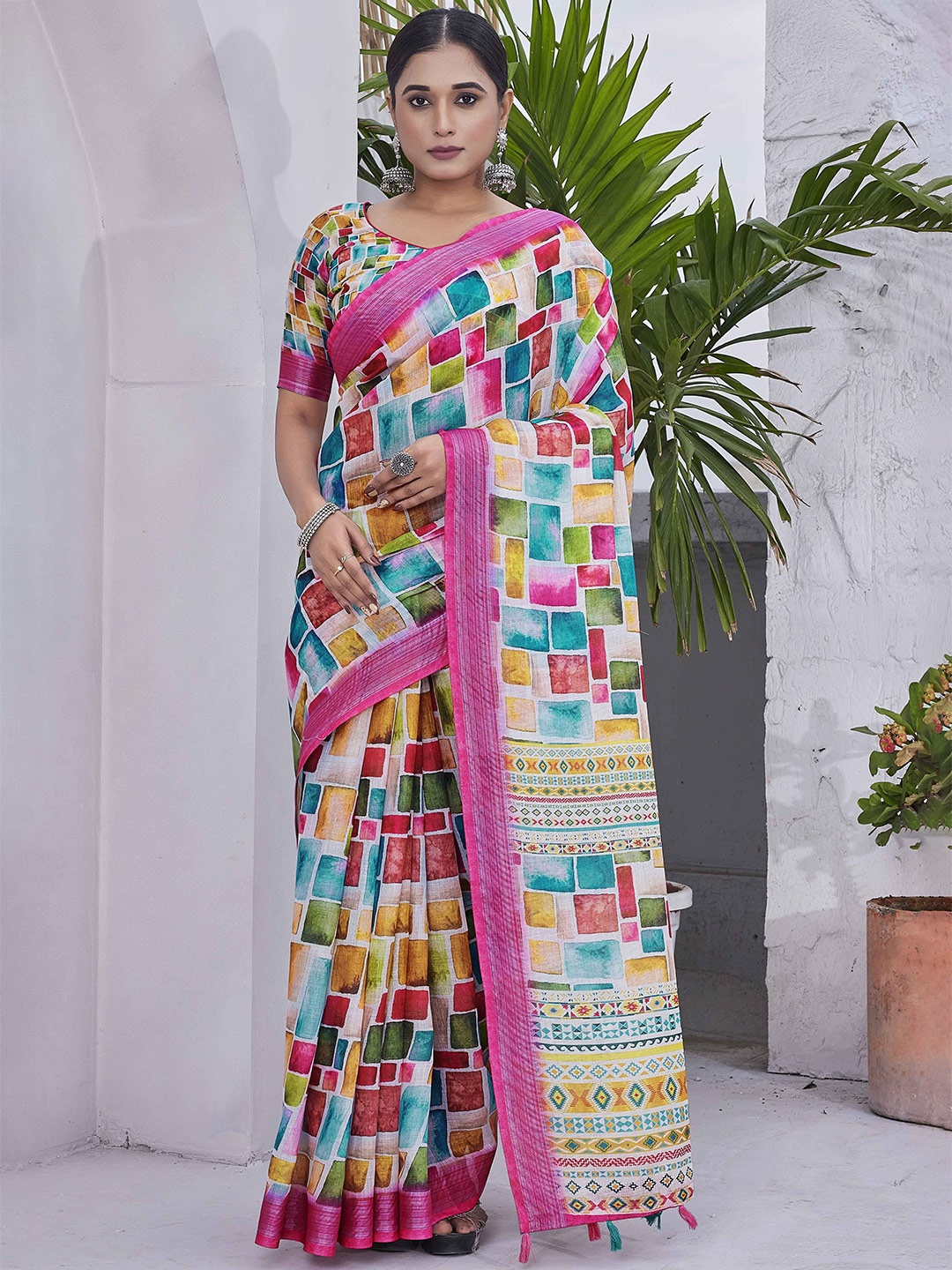 

DIVASTRI Abstract Printed Baluchari Saree, Pink
