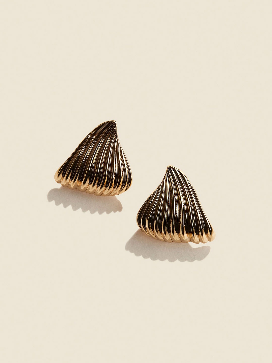 

H&M Leaf-Shaped Earrings, Gold