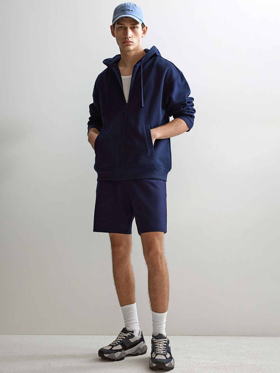 

H&M Men Regular Fit Sweatshorts, Blue