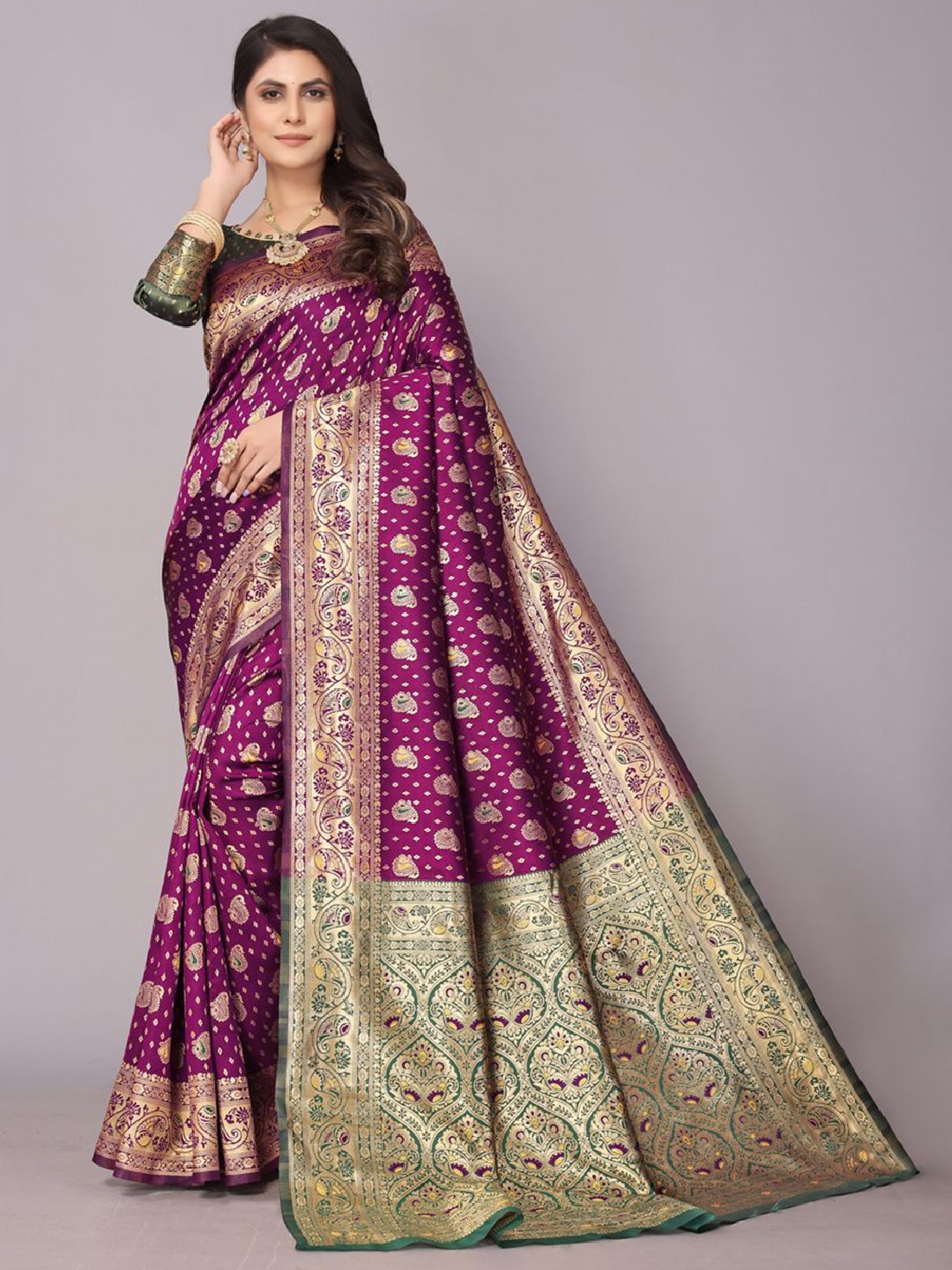 

PERFECT WEAR Ethnic Motif Zari Woven Patola Saree, Burgundy
