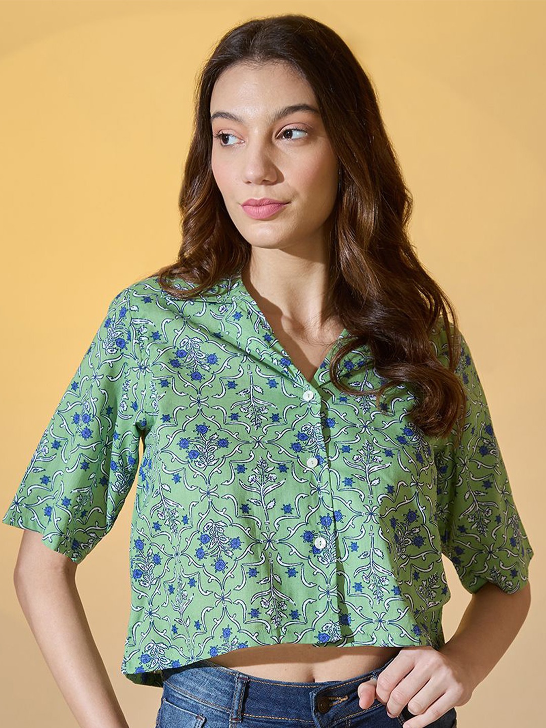 

DressBerry Women Modern Floral Opaque Printed Casual Shirt, Green
