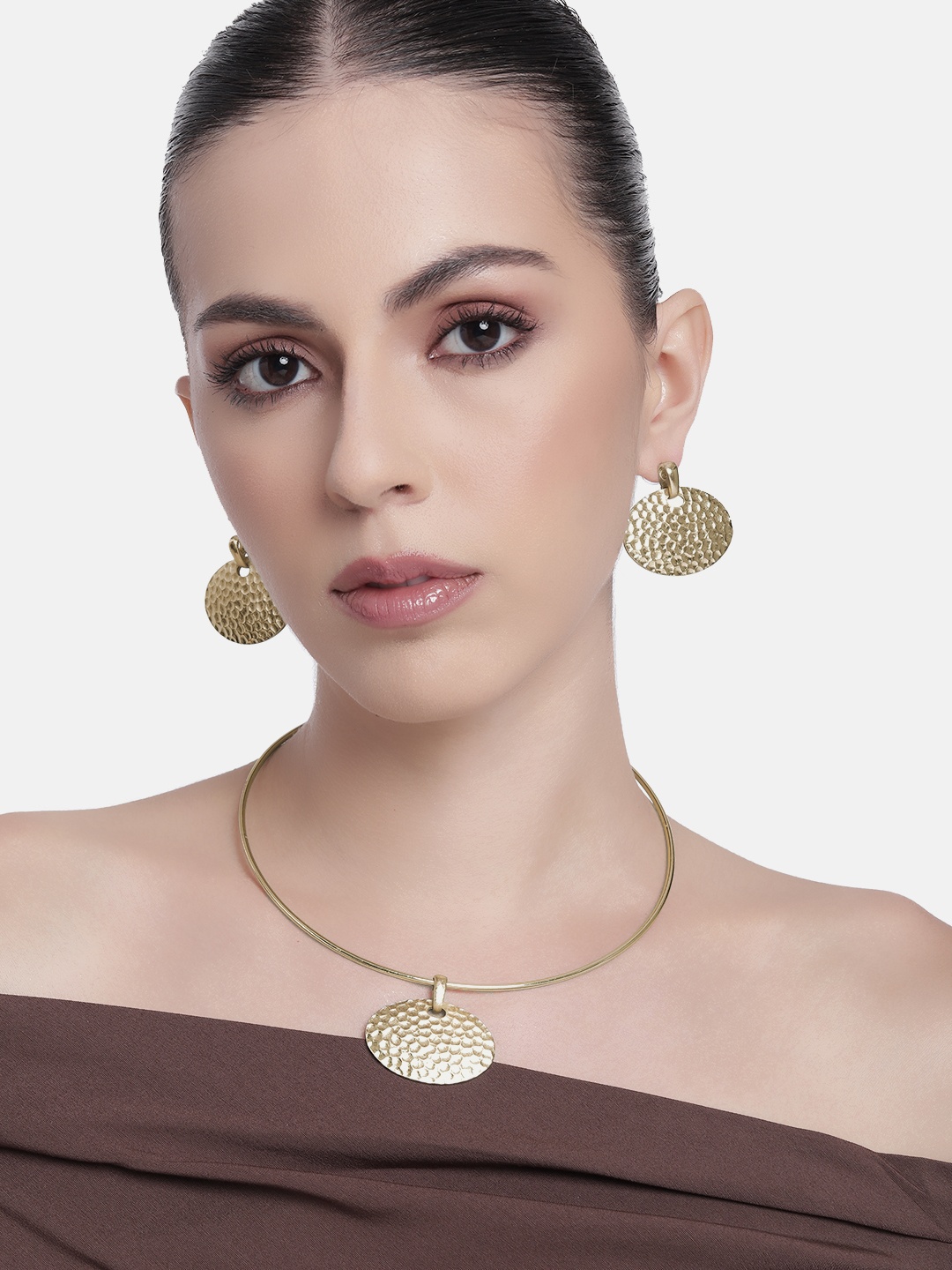 

Estele Gold-Plated Oval Shaped Textured Jewellery Set